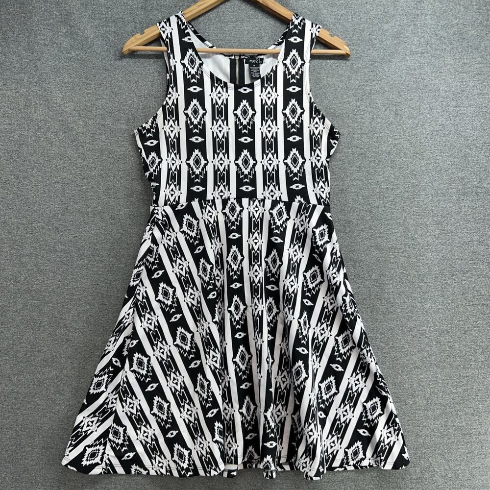 Rue21 Skater Dress Womens Medium Black White Aztec Geometric Fit Flare Mini